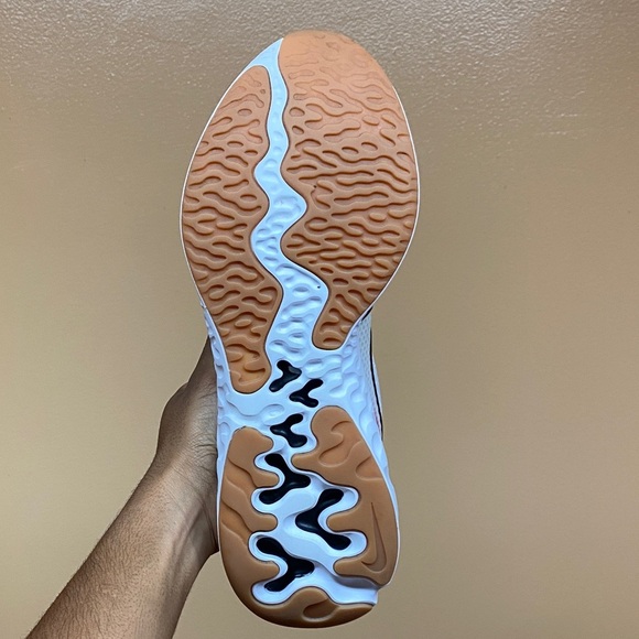 Nike Renew Run “White University Red Black Gum” Size 10.5 - Picture 14 of 16